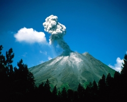 От чего происходят землетрясения и извержения вулканов?