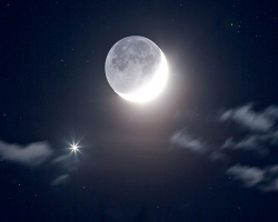 Почему луна бывает разной формы?
