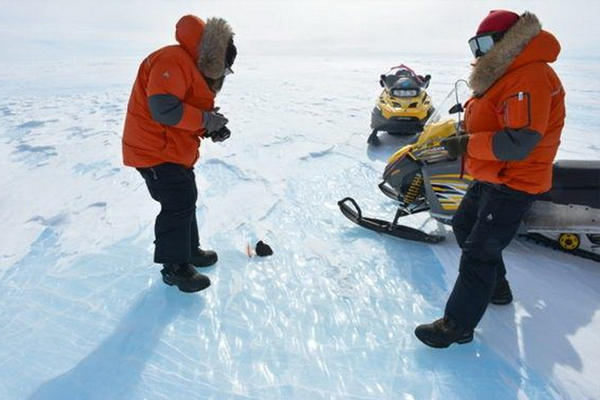 Учёные в Антарктиде.